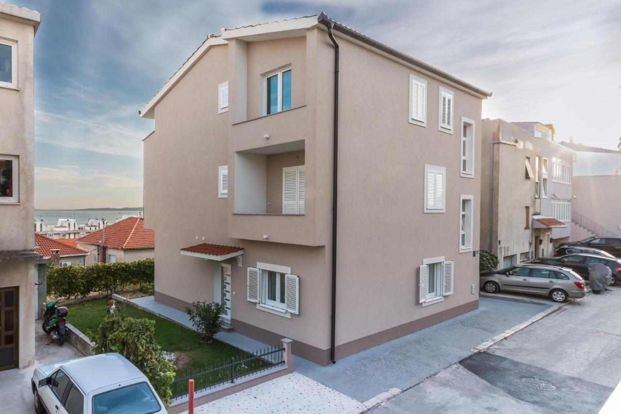 Apartments Lusani Split Bagian luar foto