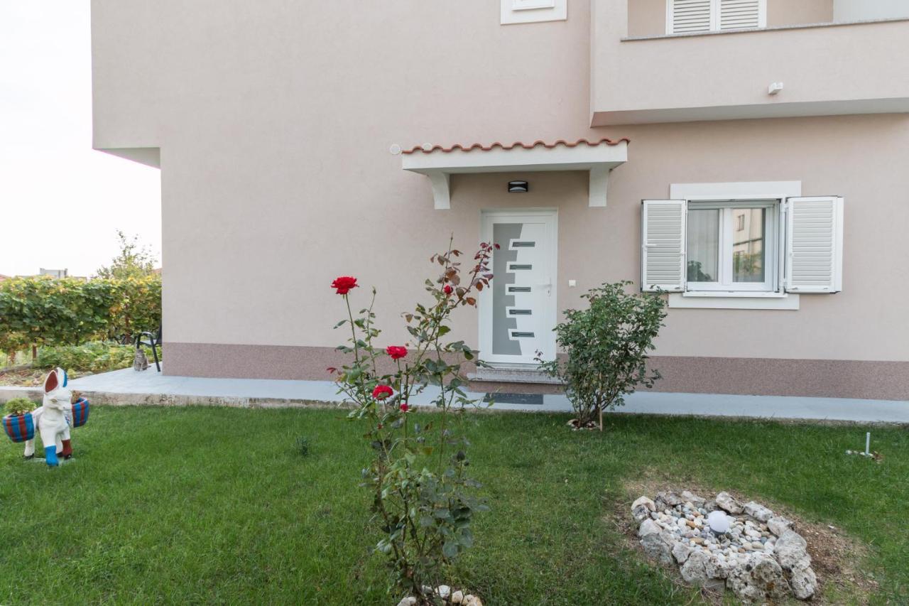 Apartments Lusani Split Bagian luar foto