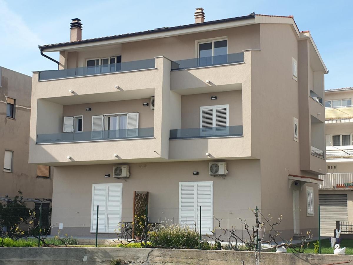 Apartments Lusani Split Bagian luar foto